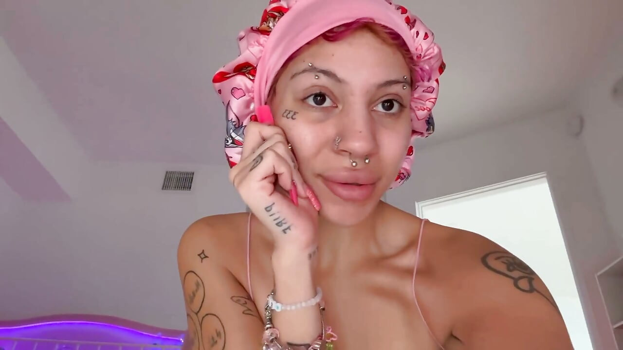 Masturbando com os pés, instruções (com peitos)