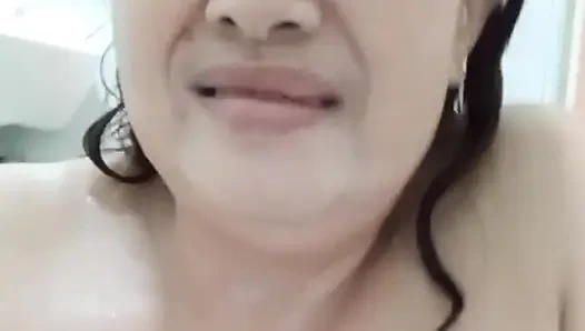 Я проснулся сегодня утром и плохо принимать ванну, сначала я представлял себе свое хобби как Ge Blk хуй. Я хочу сделать оргазм.