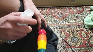 Transvestiten-Analsex reitet Dildo nach Hause