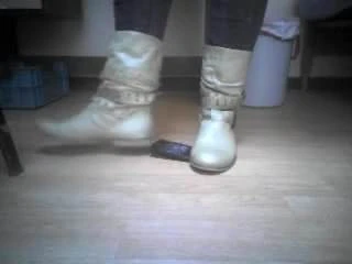 boots crush phone