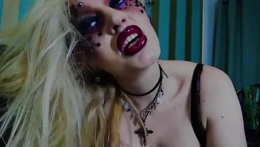 Succubus Lips tarafından ele geçirildi