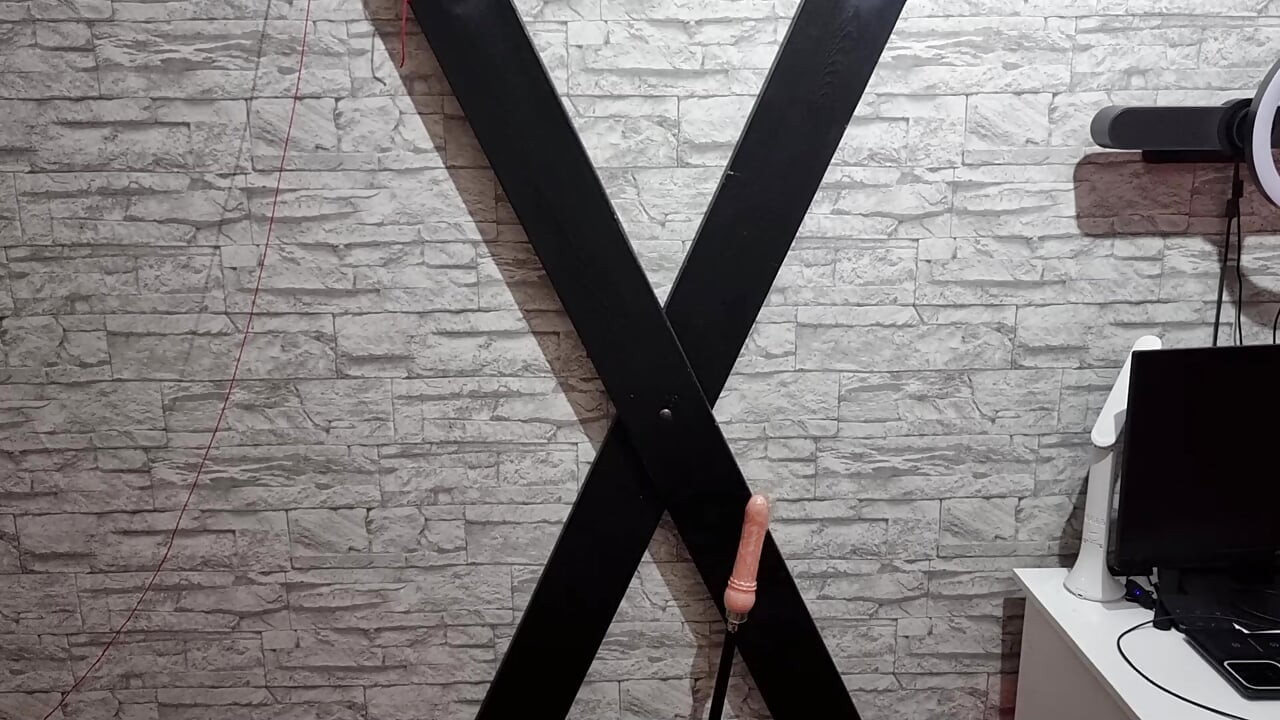 Milf dominatrix máquinas sub bunda esticada e aberta