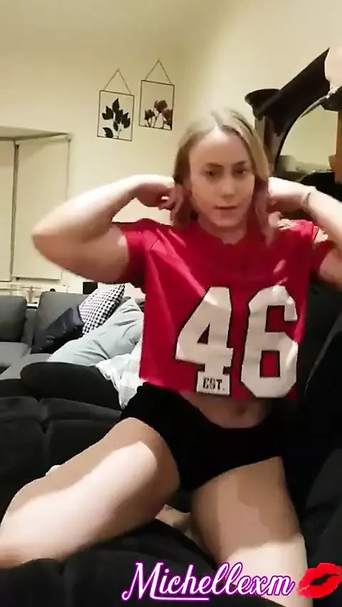 Thick Blonde Striptease and Twerking