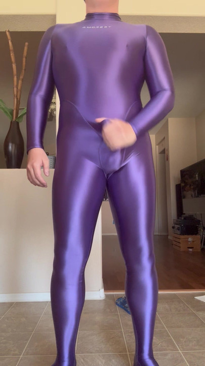 Purple Amoresy 氨纶西装，用避孕套保持性感的撸管，射精和快速