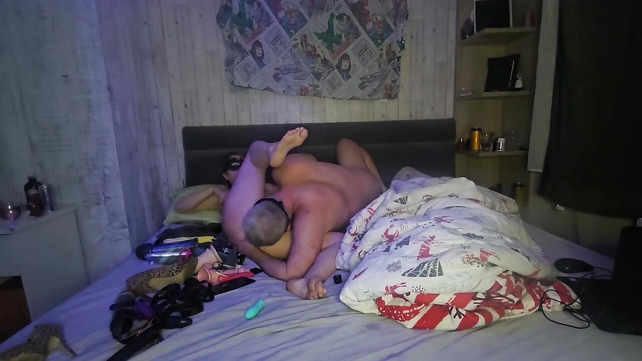 Jouer avec une chatte sexy et excitée