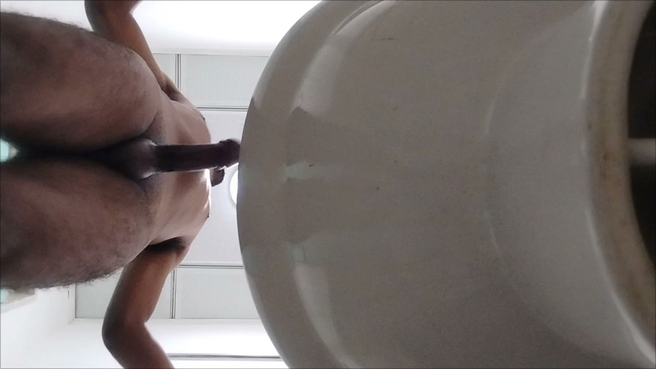 Slow motion bottom view nude