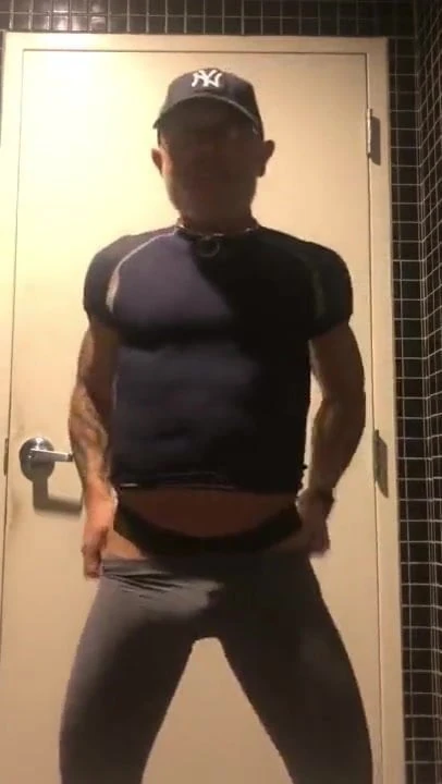 Slut at the gym. Preparing for use.