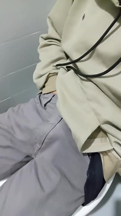 In the public restroom | Clip 1