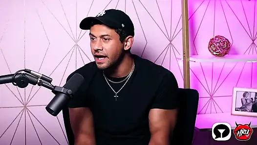 Alex Jones boyut, performans kaygısı ve baskı hakkında gerçekleşiyor