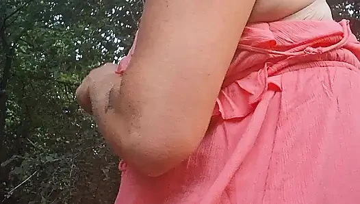 Sürtük terk edilmiş paten parkında büyük yaraklı kaslı adam tarafından sikiliyor