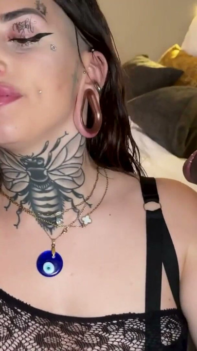 A Beautiful French Goth Gets Her Big Ass Pounded Anal And DP In Her Boyfriend's New Appartment !!! | Clip 2