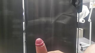 Mein chef macht einen blowjob für mich in der pause bei der arbeit. Sie macht deepthoart mit prostatamassage