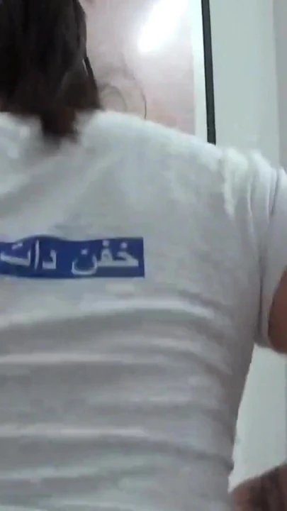 Fesselnder moment von "Ich ficke meine iranische stiefmutter mit dickem arsch, wenn wir allein sind"
