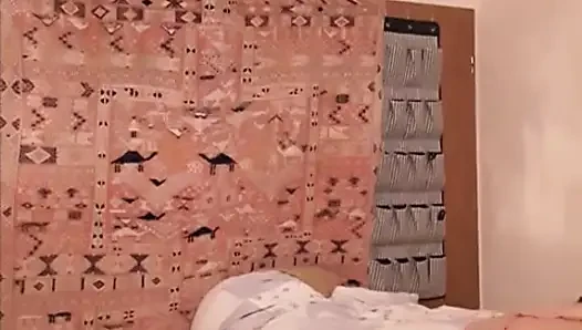 Büyükannenin Iyi Bir Sevişmeye Ihtiyacı Var!