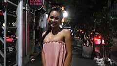 Sexy Ladyboy-Freiberufler von Bangkok