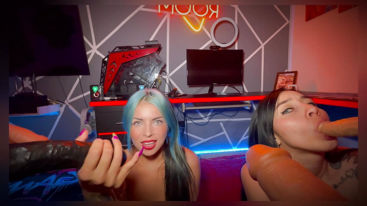 Orgie De Tip POV Cu Dildo-uri BBC Și Două Lesbiene Foarte Excitate - Sweetkimmi