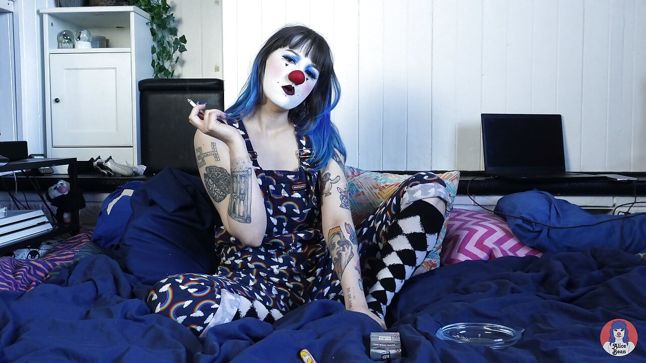 Hairy Clown Smokes