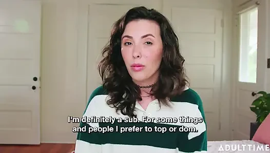 Casey Calvert Hancurkan Koleksi Berharga Penggemar! | Pornstar Interview | Khusus orang dewasa