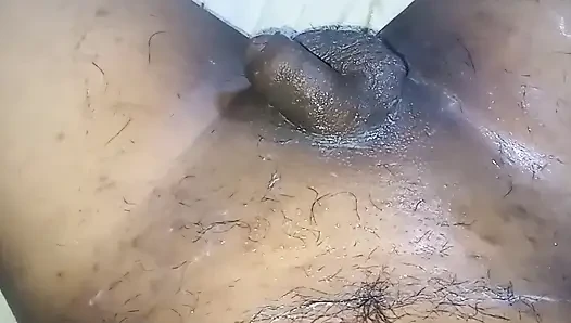Mencukur penis dan peler tetanggaku, dengan cara kuno, kontolnya yang dicukur terlihat sangat lezat, dan aku memberinya yang pertama