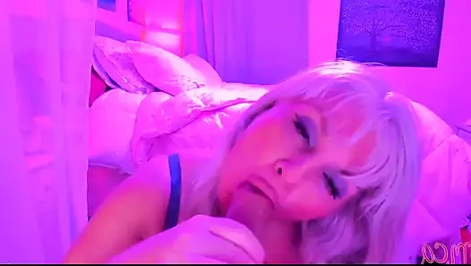 Sohbet ediyoruz, oynuyoruz, dans ediyoruz