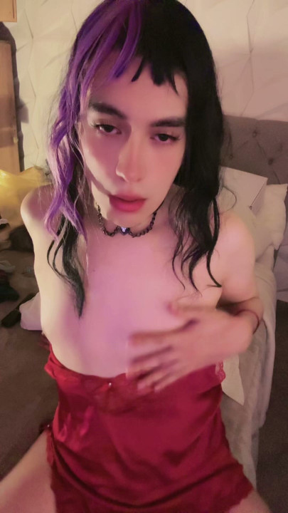 Femboy horny masturbasi dan ngejerk kontolnya
