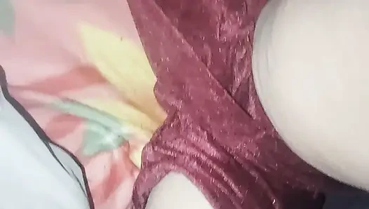 Randi biwi koGodi bana ke chodte hua sexy gaand chut
