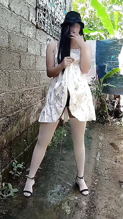 शानदार मूतना पूरे दिन बाहर खड़े हो जाओ