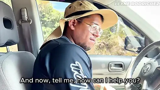 Сексуальную милфу в отчаянии за деньги трахнул фермер - видео от первого лица