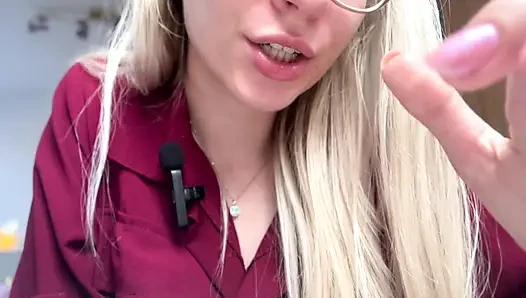 Gadis kejam menghukummu dengan menggelitik asmr