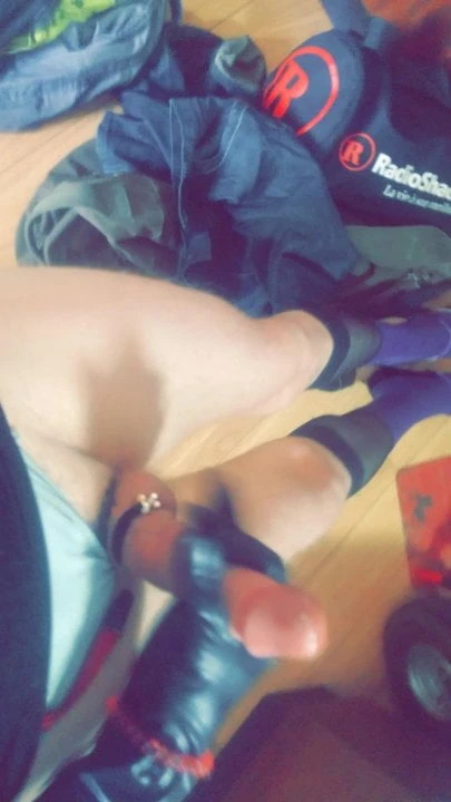 Melanie bitch is cumshot