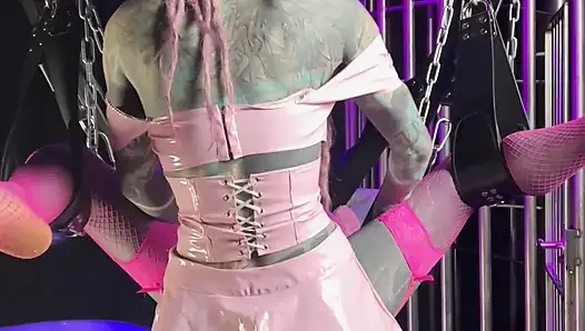 Gothic Ink queen zerstört anALloch mit massivem strap-on