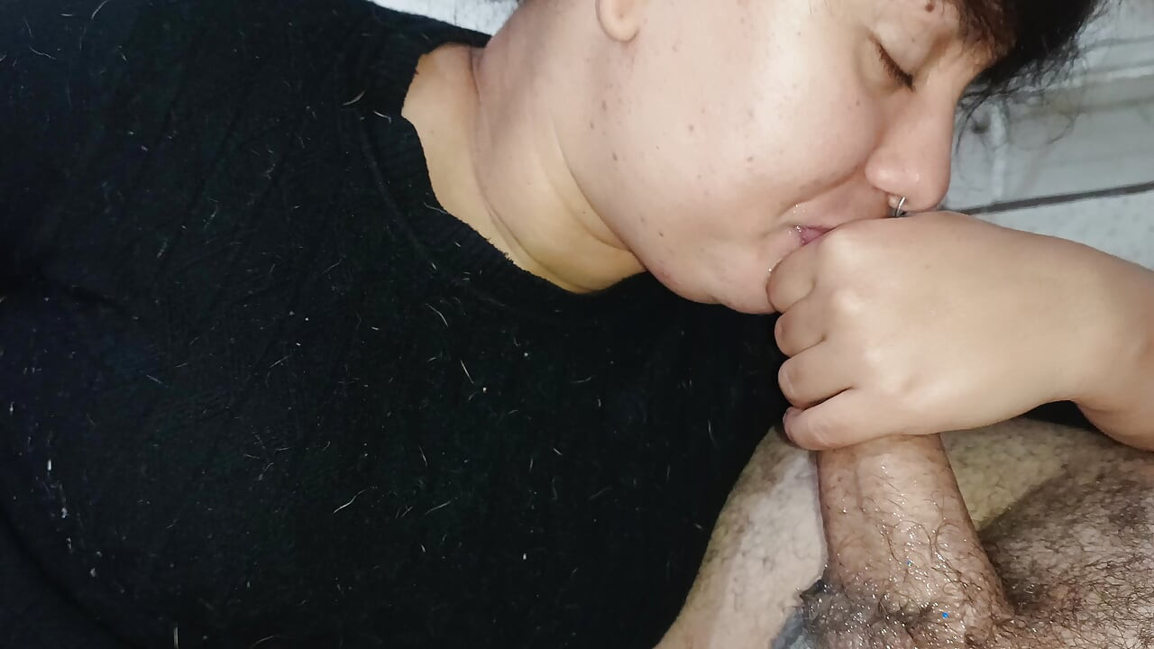 GLUTTONOUS DEVOURS HIS COCK TO THE STALK, TO THE BACK OF HER DEEP THROAT