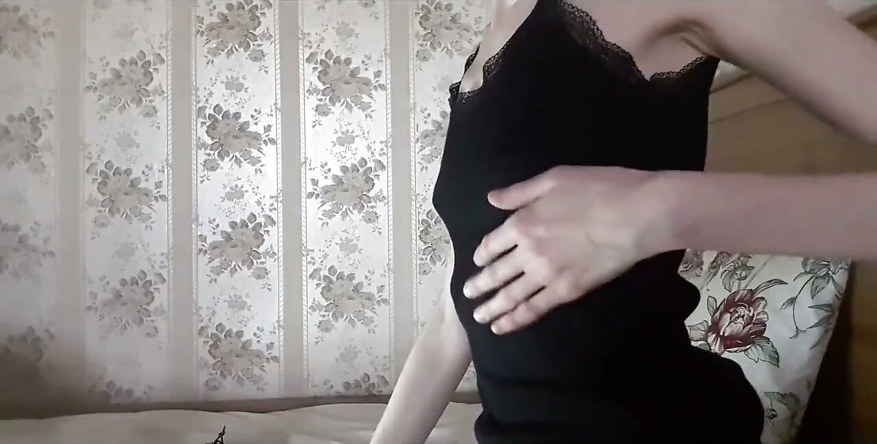 Teen gầy với âm hộ mập mạp.