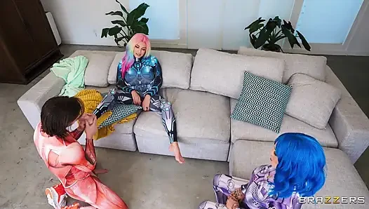 Brazzers - Kali Roses, and Charli Phoenix Get Teabagged and Love It in Raunchy 3some
