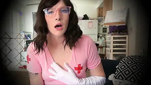 Aptal üvey anne oğullarının arkadaşlarını eğlendiriyor