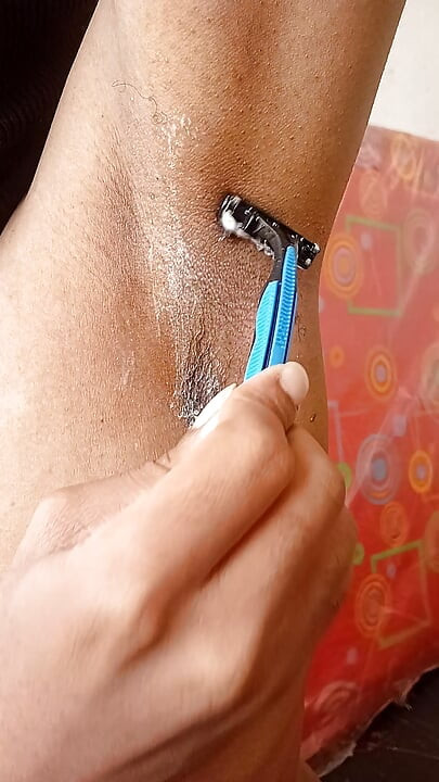 Shaving my armpits