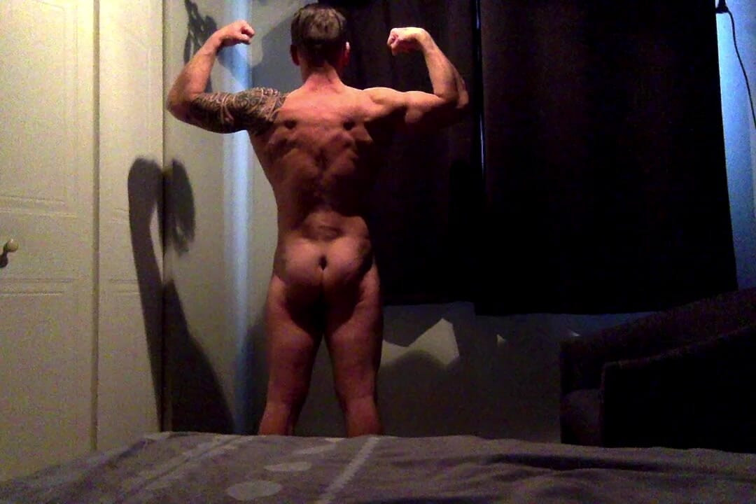 Attempt to pose muscular