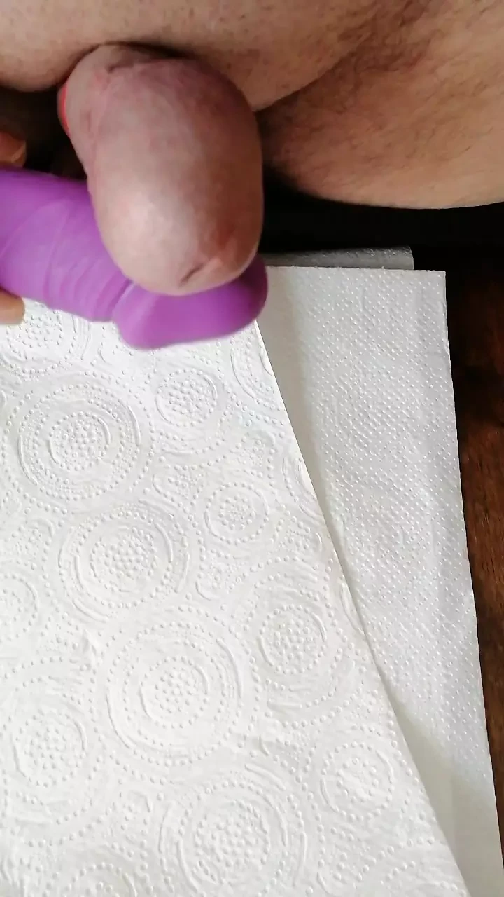 Masturbación y semen con cockring y vibro