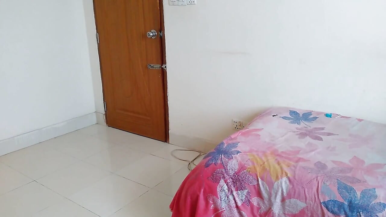 Videoclip sexual cu femeie sexy de 35 de ani și băiat străin de 18 ani