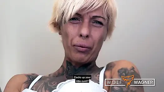 Ateşli yaraksız orta yaşlı seksi kadın Vicky Hundt'ı sikmek kolay! WOlf Wagner