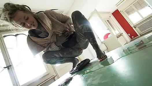 Harter analfick in verlassenes gebäude mit Squirt