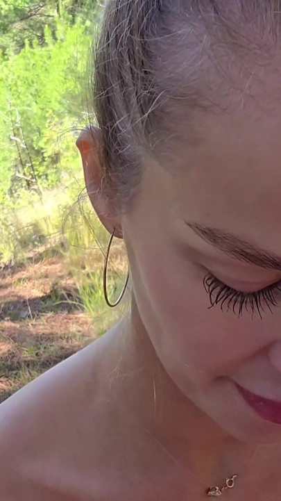 Tôi đã gặp một người đẹp trên một bãi biển hoang dã. | Clip 2