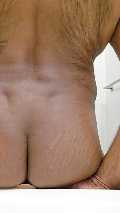 Play with oil anal