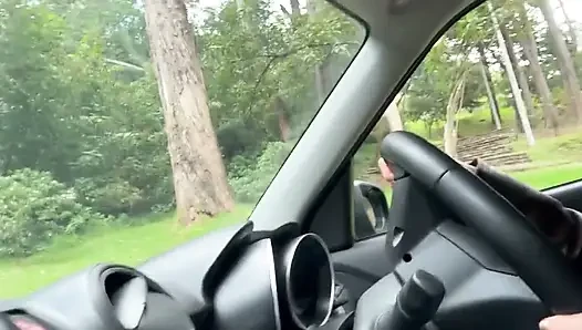 Lesbian Bersenang-senang di Luar Ruangan