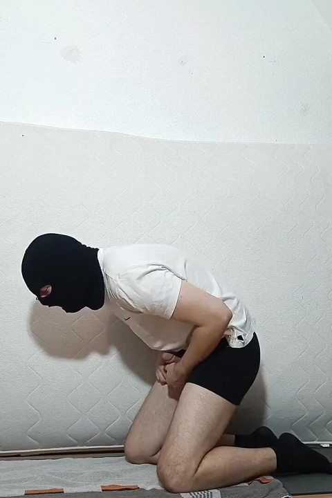 Ela me chuta até eu gopar