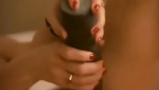 Brigitte lahaie kadın hizmetçimi sikiyor