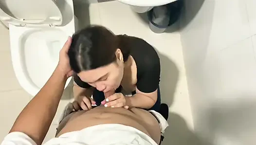 FILIPINA QUICK PUBLIC POV SEX