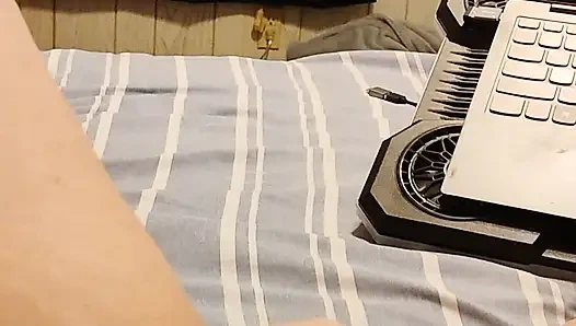 Fantasi mani muncrat seks gay.