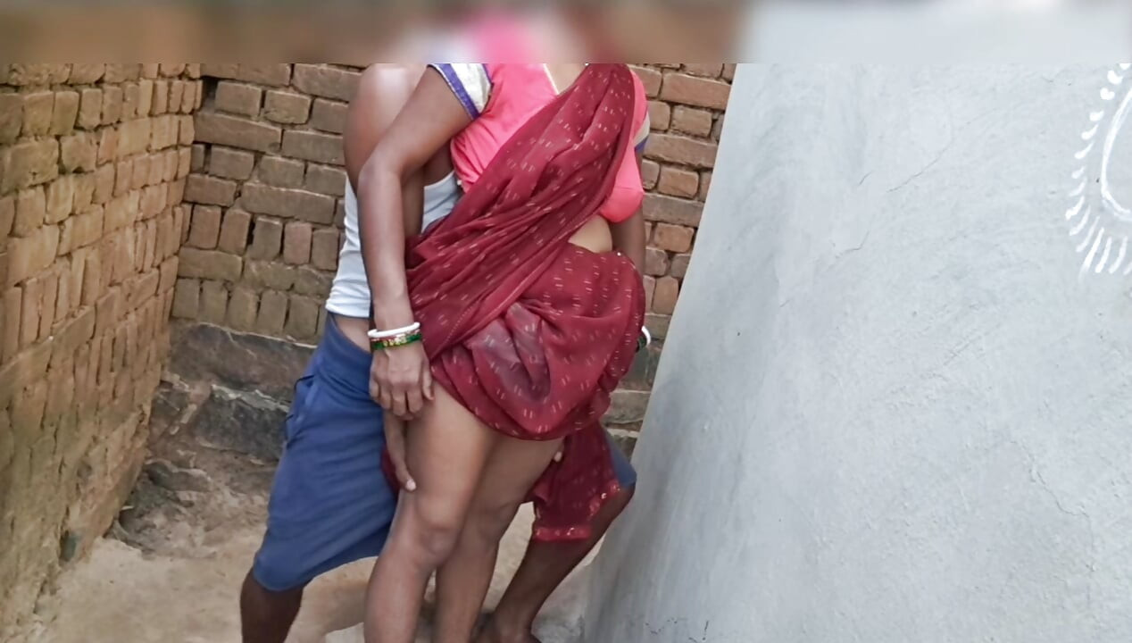 बूढ़ी देसी लड़की की चुदाई