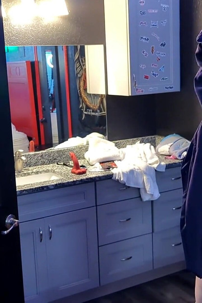 Hot Wife Still as Energy After Her Date on the Sex Swing